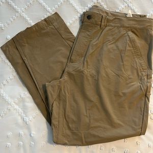 Men’s size 40 light weight Patagonia pant.